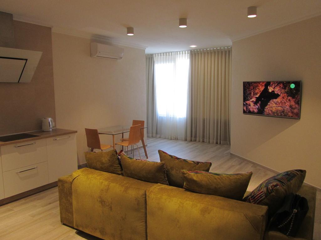 On Henuezskaya 5 * Odessa