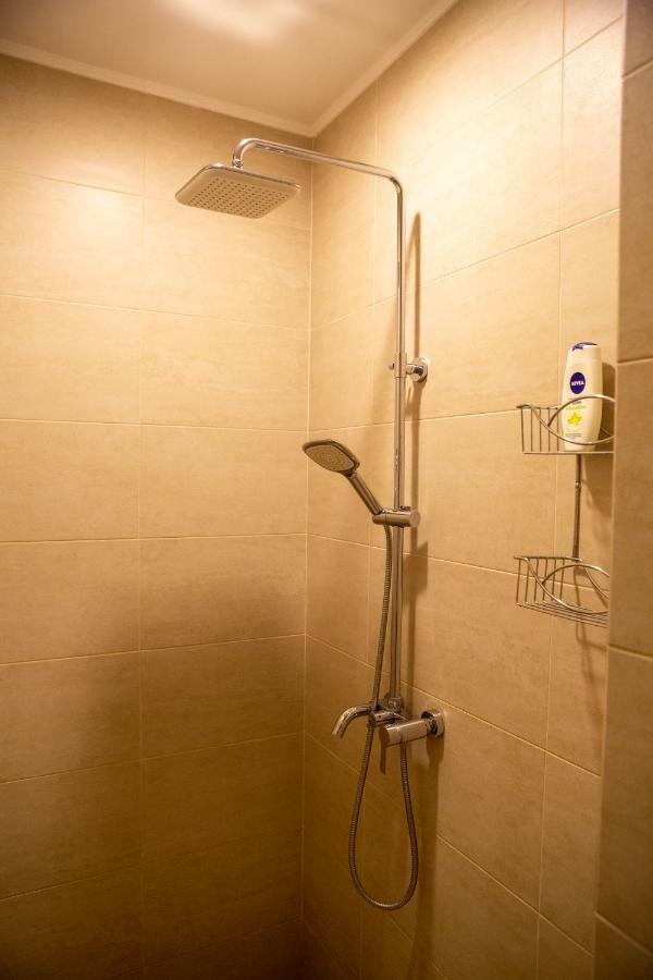 On Henuezskaya 5 Apartament *